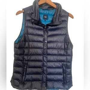 GAP quilted puffer vest - Size M